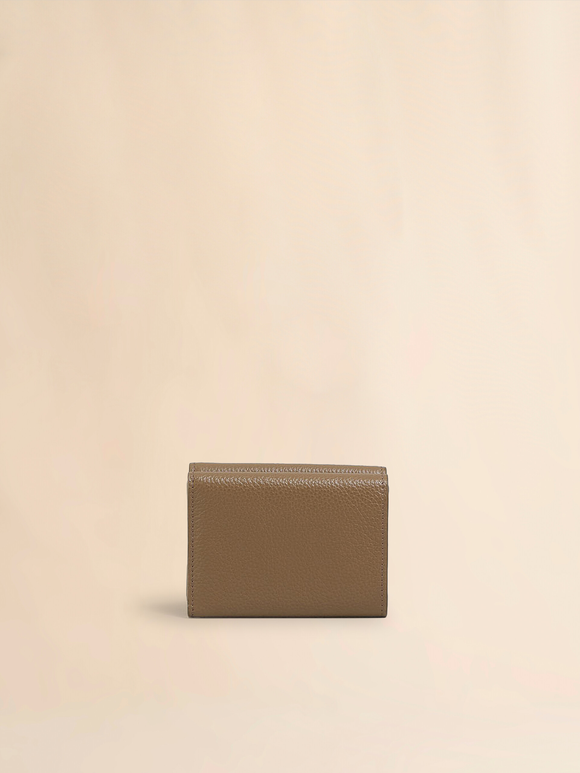 ブラウン レザー製三つ折りウォレット、マルニメンディング刺繍入り