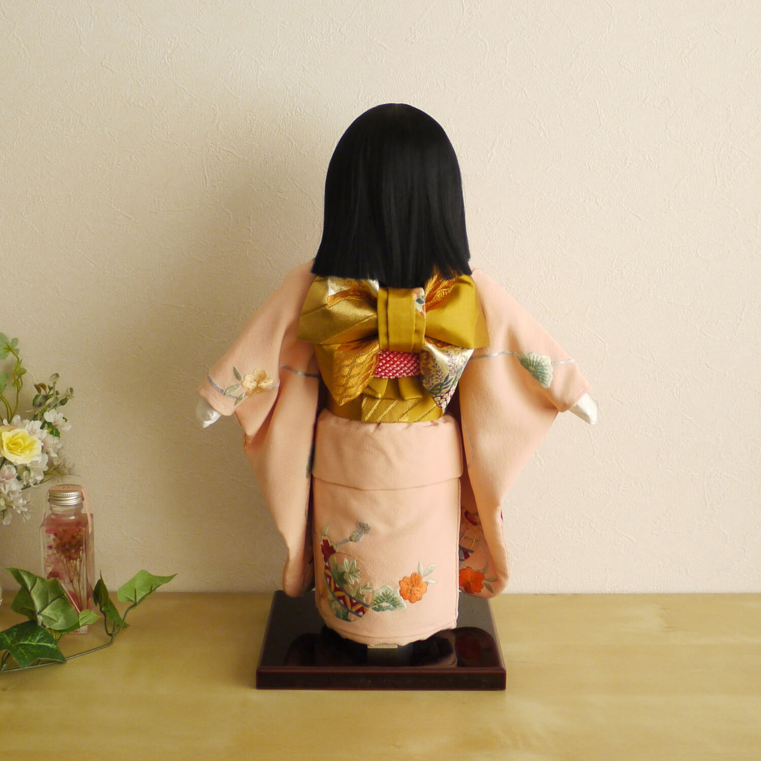 元賀章介作 12号(尺二)正絹手刺繍 手まり ピンク色 手塗本漆塗台 市松