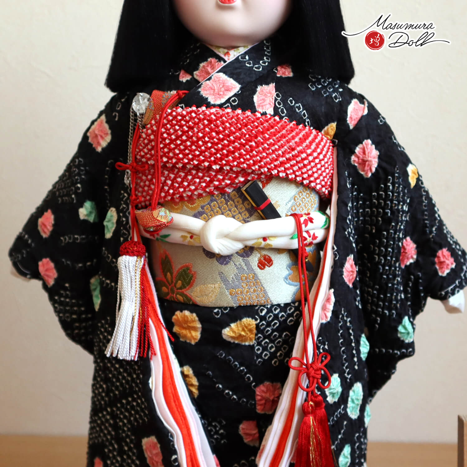 元賀章介作 12号(尺二) 着尺 正絹 絞り染 黒色 市松人形 越前塗台 増村