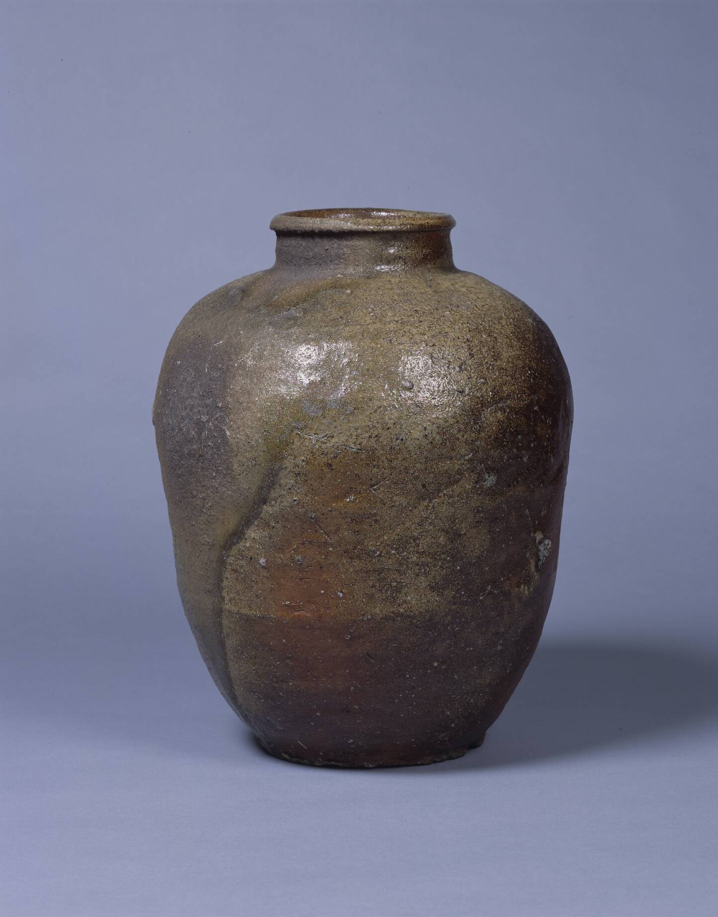 究極の美◼️蔵から凄い古い謎の美しい壺の様な陶器が出て来ました