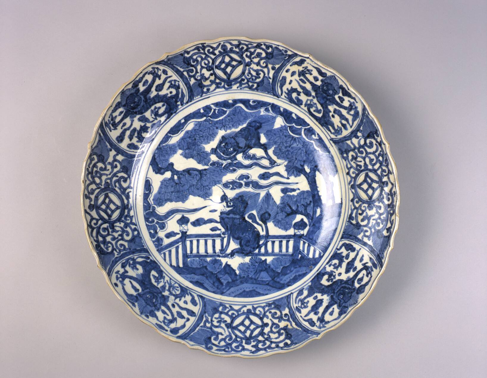 平戸焼 染付 獅子の子落とし 置物 / 陶器陶芸明治大学博物館特定