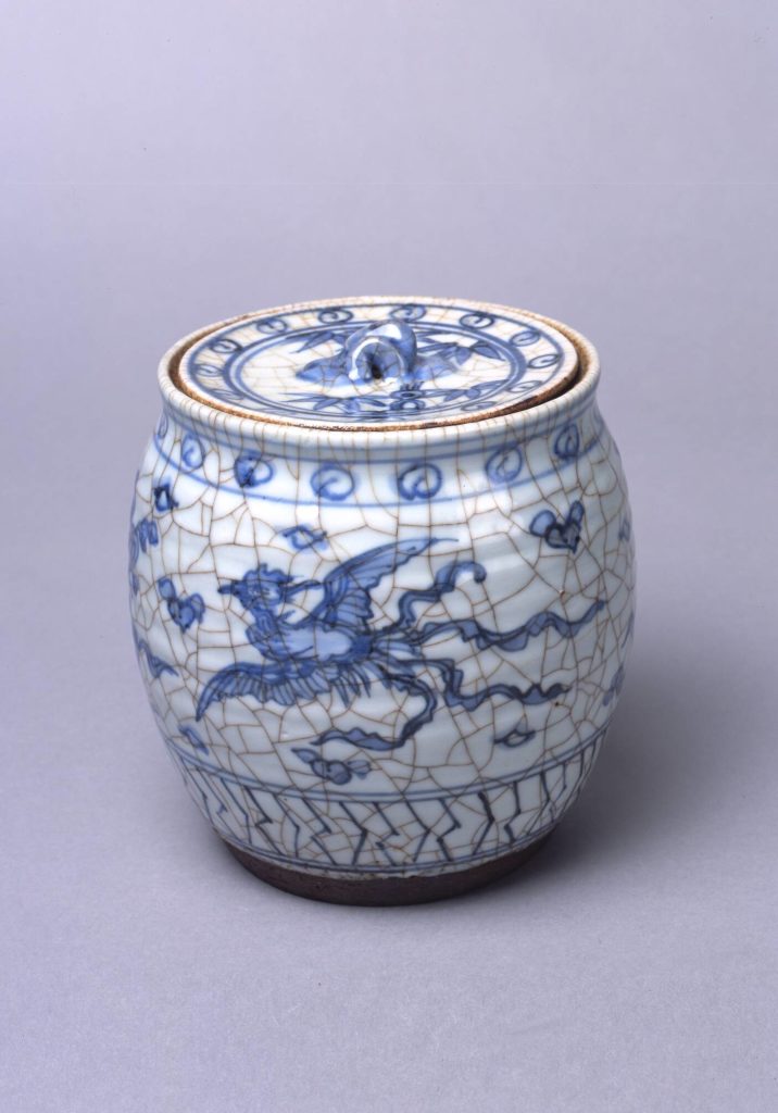 染付鳳凰文水指 – 兵庫陶芸美術館 収蔵品データベース
