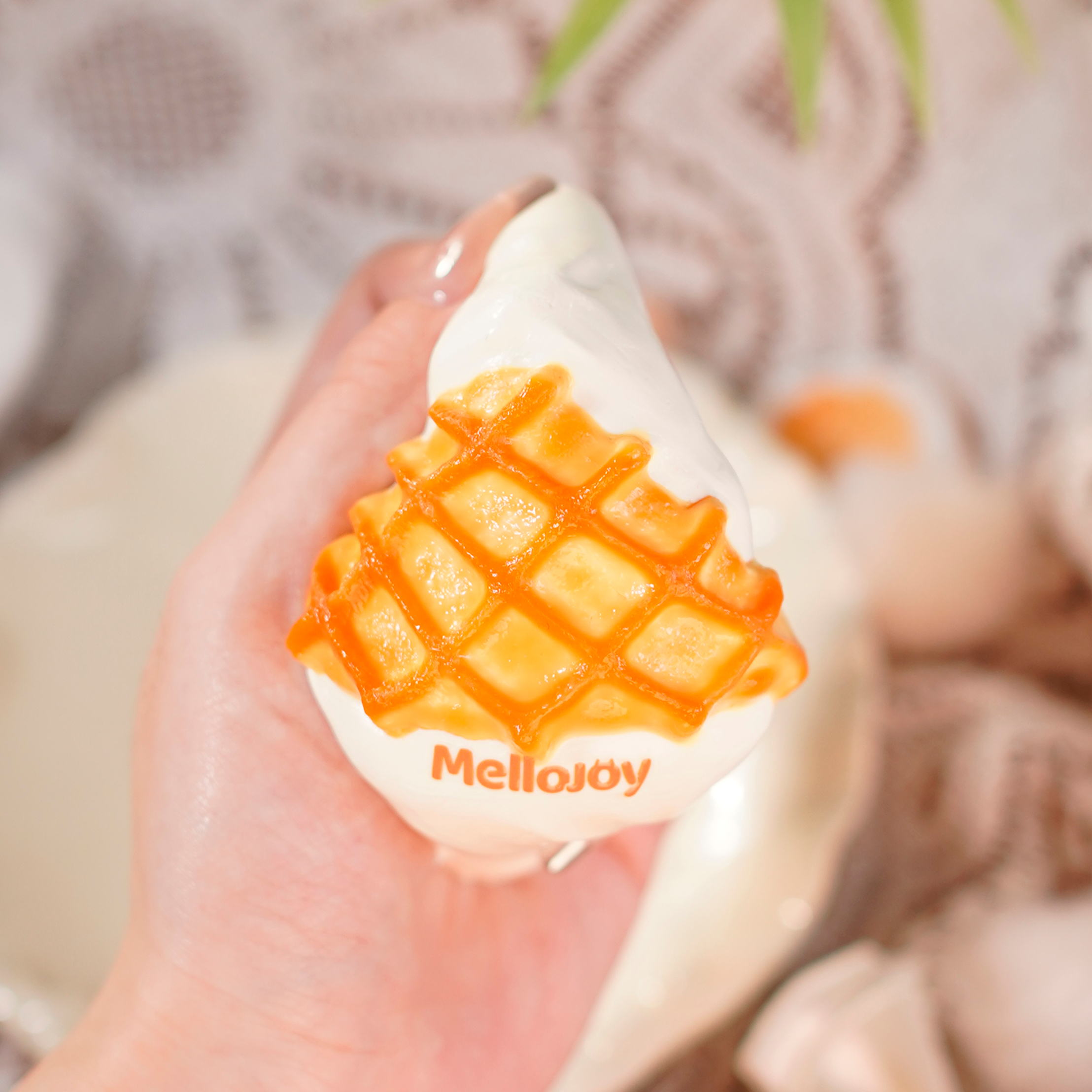 Mellojoy メロジョイ スクイーズ クリームワッフル 丸・三角2個セット