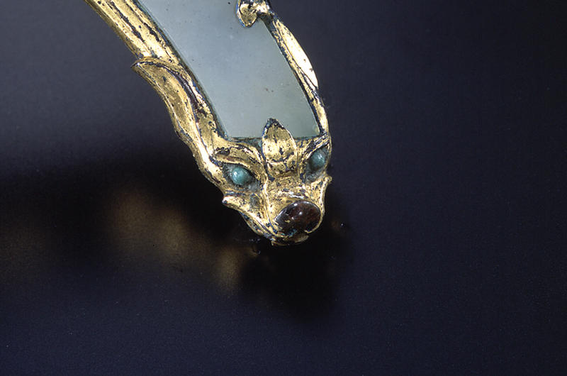 玉琉璃象嵌帯鉤 - MIHO MUSEUM