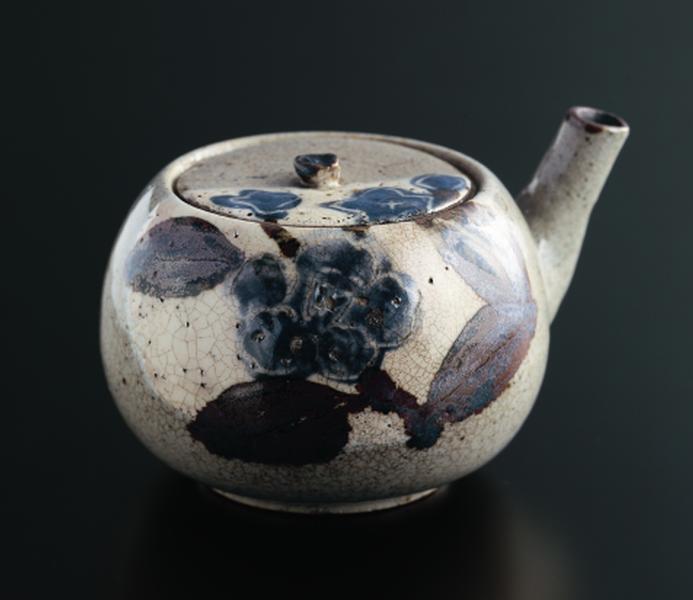 乾山銹絵染付掻落絵替汁次 - MIHO MUSEUM