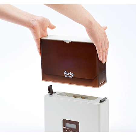 マルカン ペット用オートフィーダー ケージ取付タイプ 【送料無料