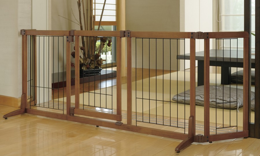 リッチェル 木製おくだけドア付ゲート 【送料無料】｜みんなのペット