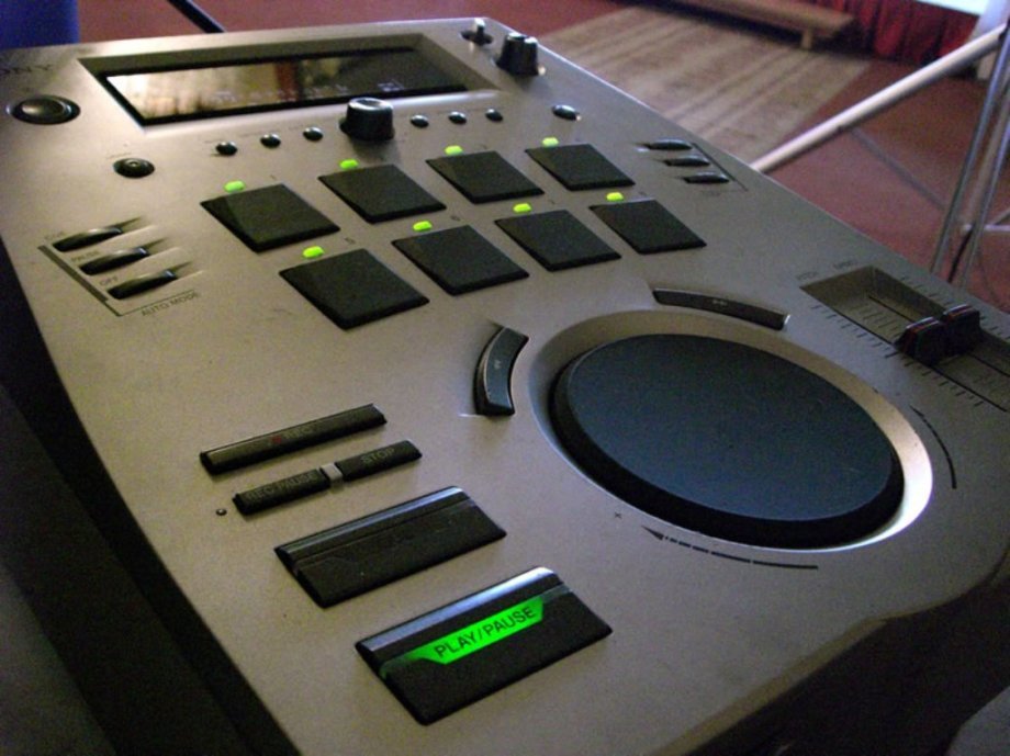 Sony MDS-DRE1 [MiniDisc Wiki]