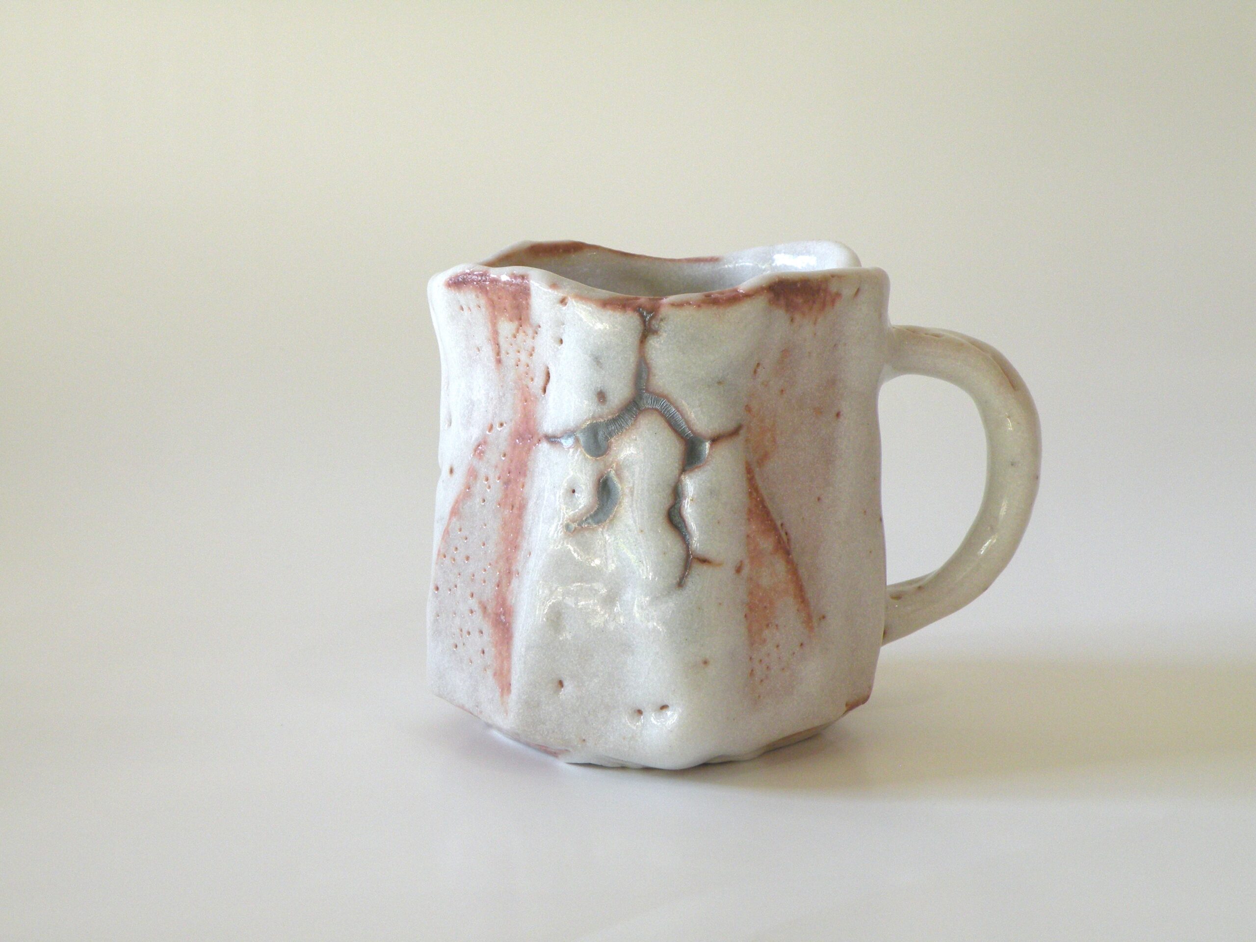 奥磯栄麓 鼠志野椿文ぐい呑 箱なし 奥磯栄麓 鼠