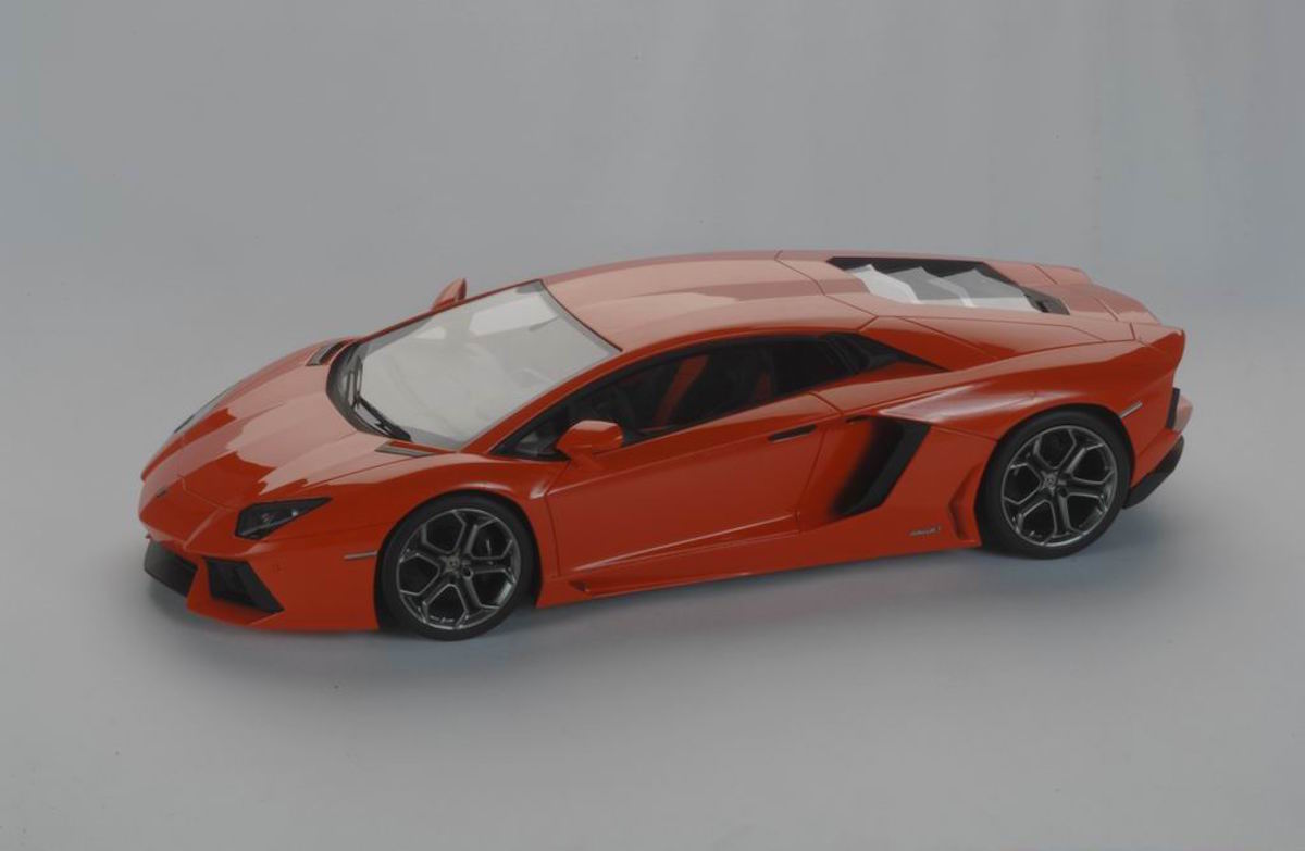 Lamborghini-Aventador-LP700-