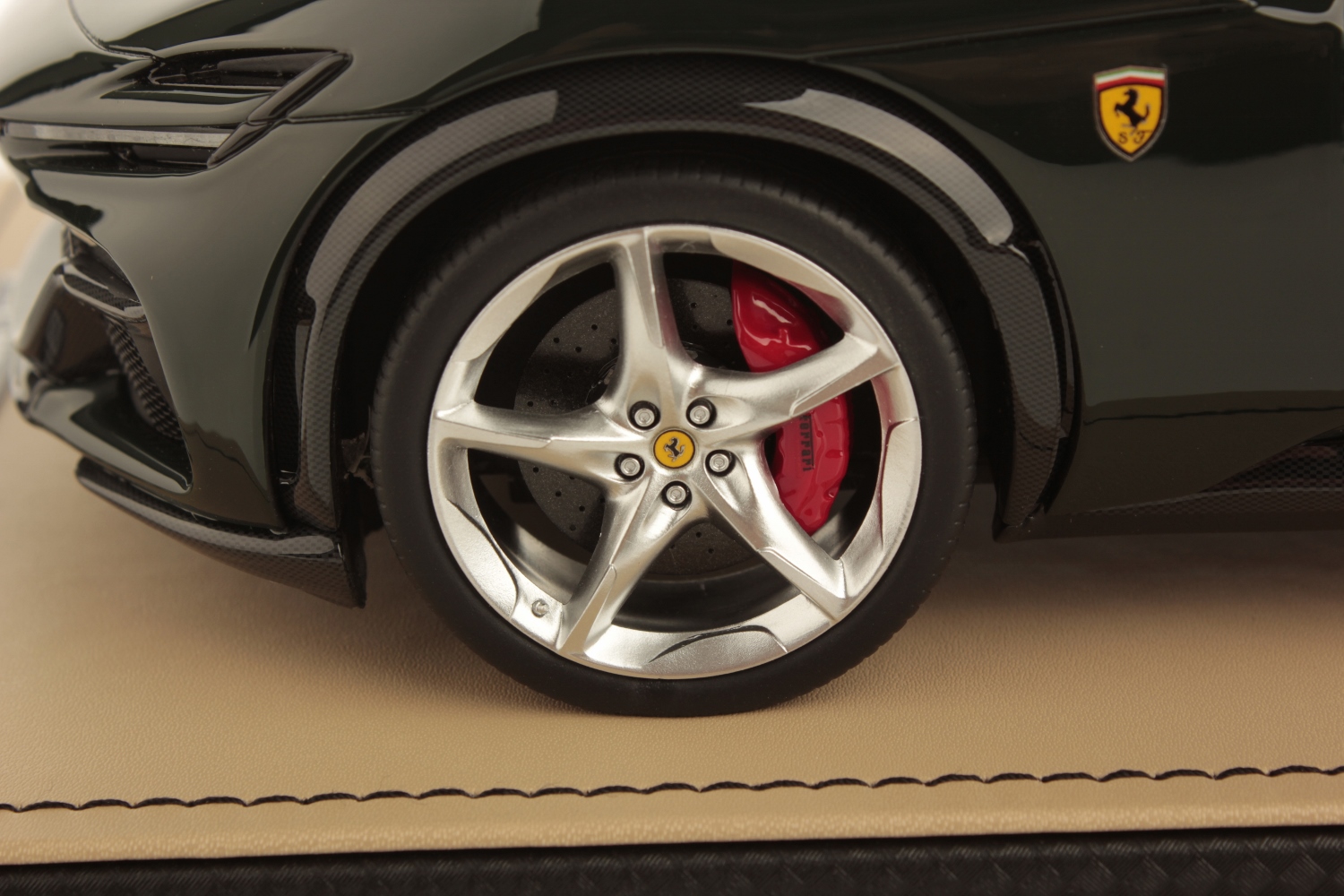 Ferrari Purosangue 1:18 | MR Collection Models