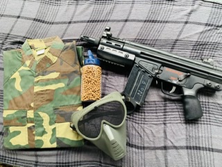 サバゲーNO9｜装備レンタル可。15000坪のフィールドに充実の設備も