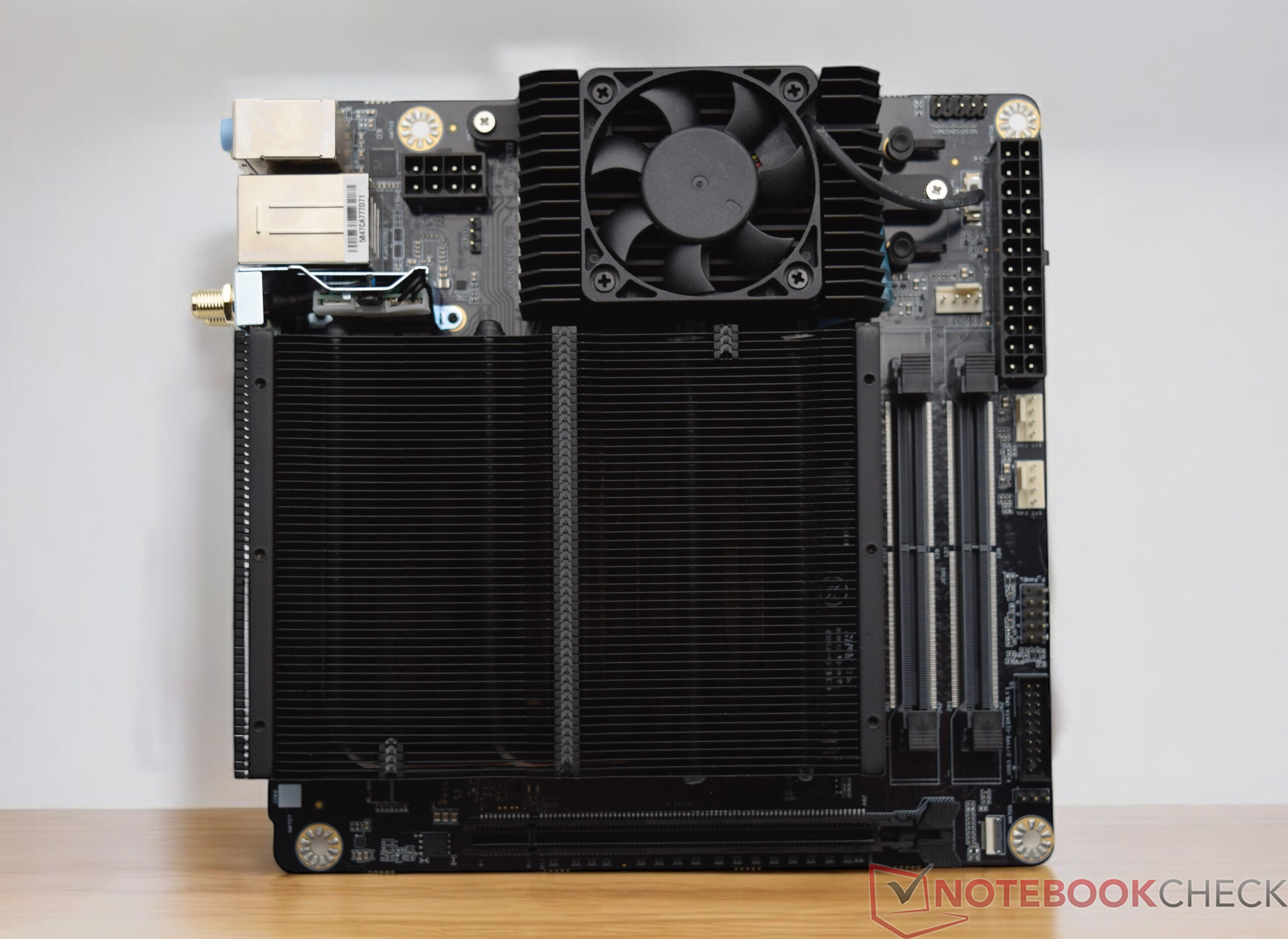 Minisforum BD790i review: Mini-ITX mainboard with an AMD Ryzen 9