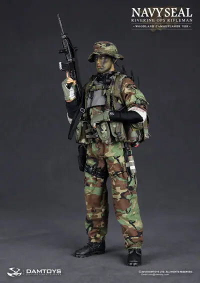 DAM 93015 - NAVY SEAL RIVERINE OPS RIFLEMAN (WOODLAND CAMOUFLAGE