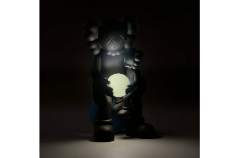 KAWS Holiday Thailand（Black）フィギュア販売中！ ー NOISEKING