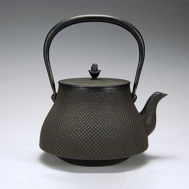 松の実 梅 1.2リットル／Ume Matsunomi Tetsubin S｜虎山工房 盛岡市の