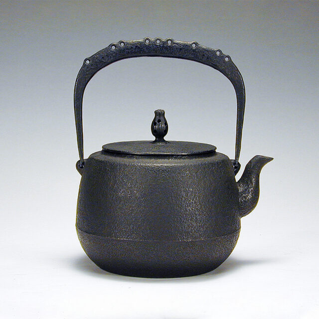 南部形 桜 1.7リットル／Sakura Nanbugata Tetsubin L｜虎山工房 盛岡