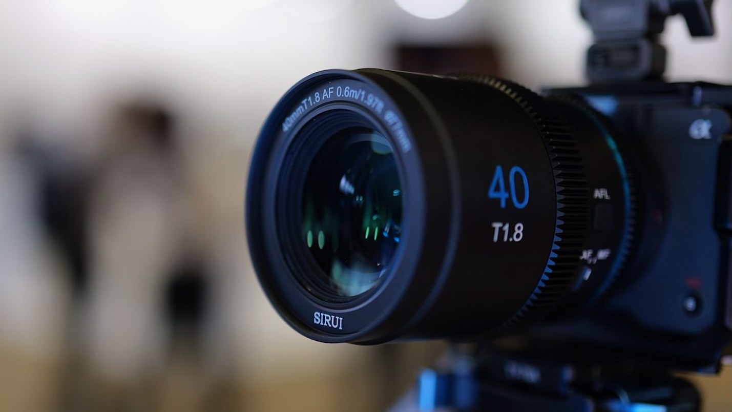 SIRUI 40mm AF Anamorphic T1.8 Sony Eマウント SIRUIが40mm T1.8 1.33