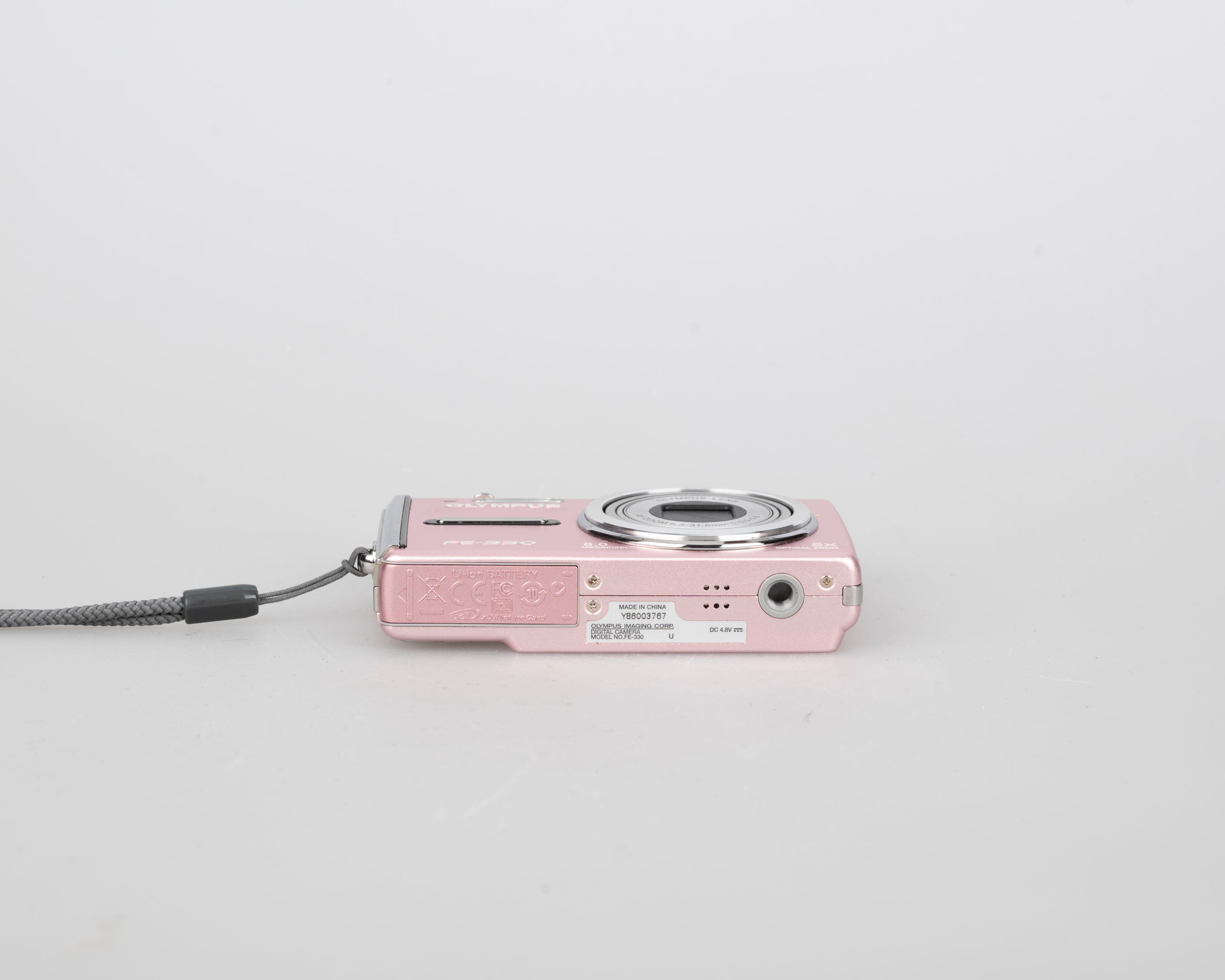 Olympus FE-330 8MP CCD sensor digicam w/ charger + battery + 2GB