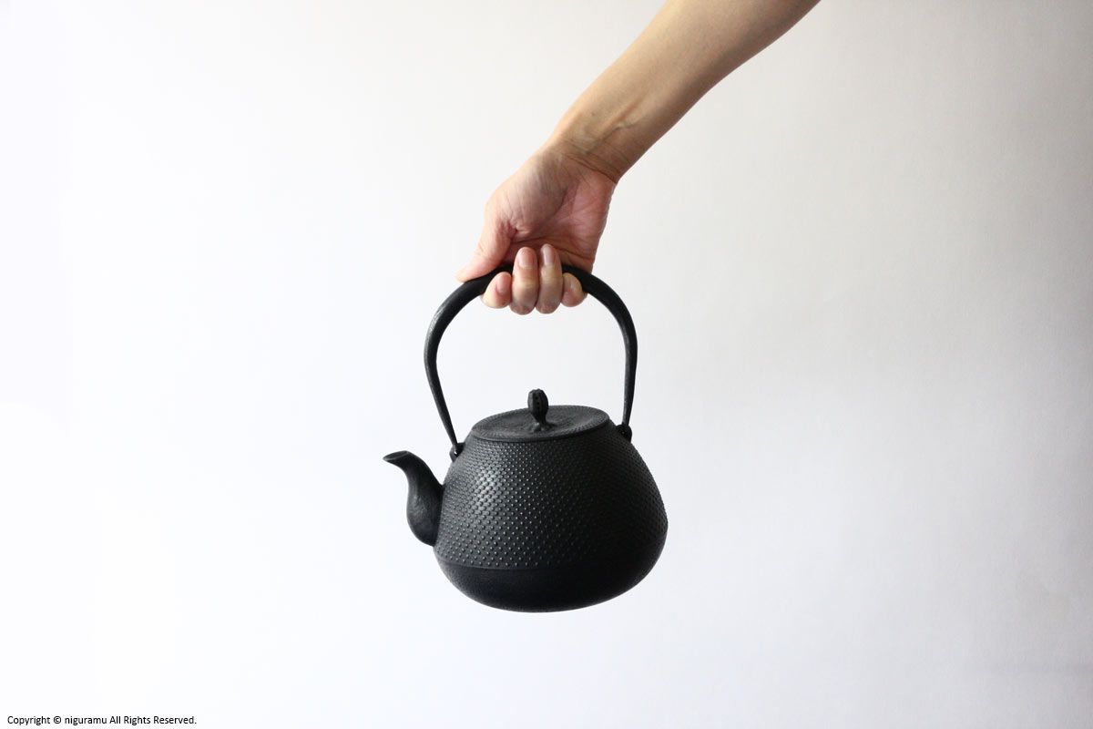 鉄瓶 秋の実 | 釜定 | niguramu