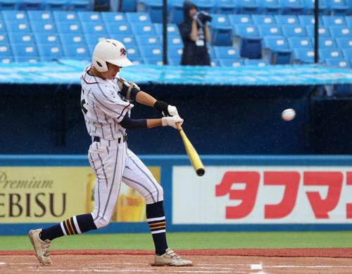 足立学園がコールド勝ち 2年生の4番捕手・岡田一桜が先制三塁打＆好