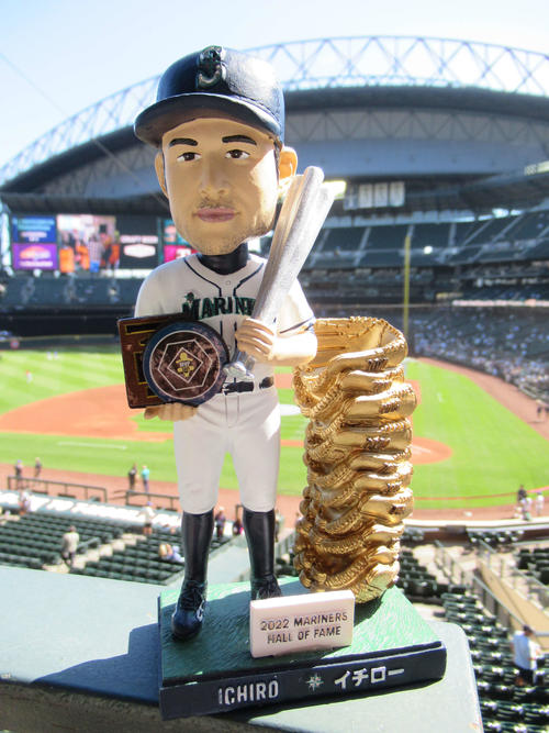 イチロー マリナーズ 殿堂入り ボブルヘッド 首振り人形 球場配布品