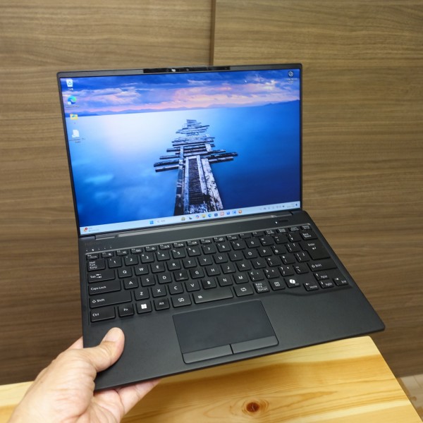 富士通LIFEBOOK WU2/J3(UH90/J3)レビュー/富士通FMVパソコン比較購入ガイド