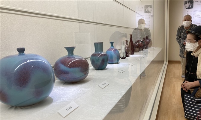 中島均氏 魅惑の色合い一堂に 大分・玖珠町で企画展 ｜【西日本新聞me】