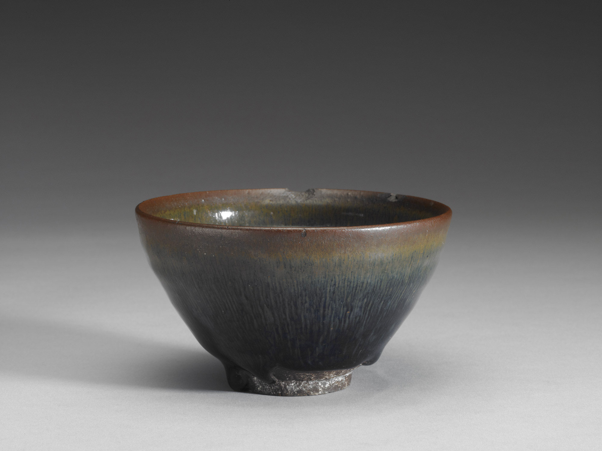 宋汝窯青釉双鳳蓮花燭台は古擬宋代出土古磁器古玩骨董収蔵置物を作った