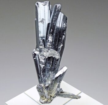 輝安鉱 154 中国 - 鉱物標本・隕石標本販売のWeb専門店 エヌズミネラル