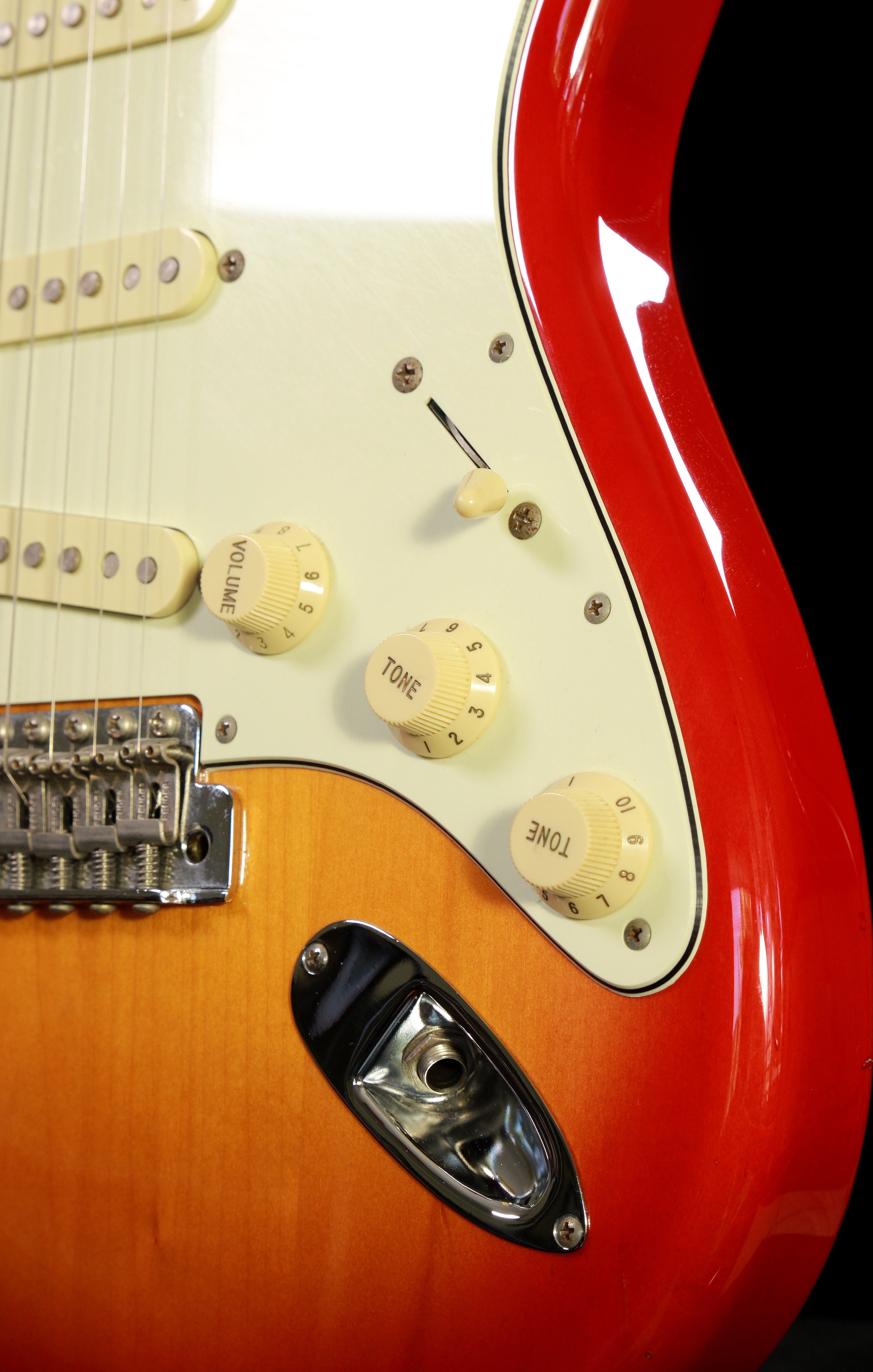 Fender Japan ST-45 Stratocaster メタリックレッド 【公式通販】