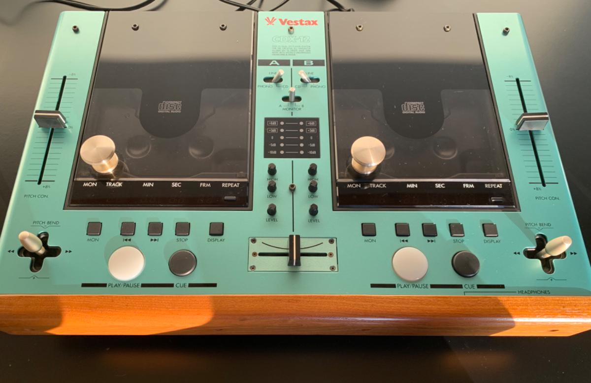 ターンテーブル2台 SL1200MK3 、ミキサー Vestax PMC17A ターン