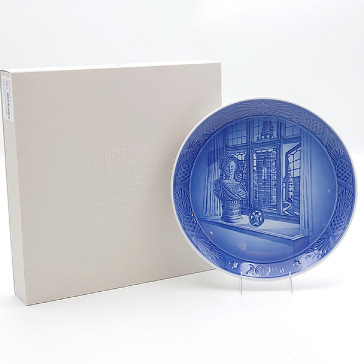 ロイヤルコペンハーゲン イヤープレート 1925年 「Street Scene from