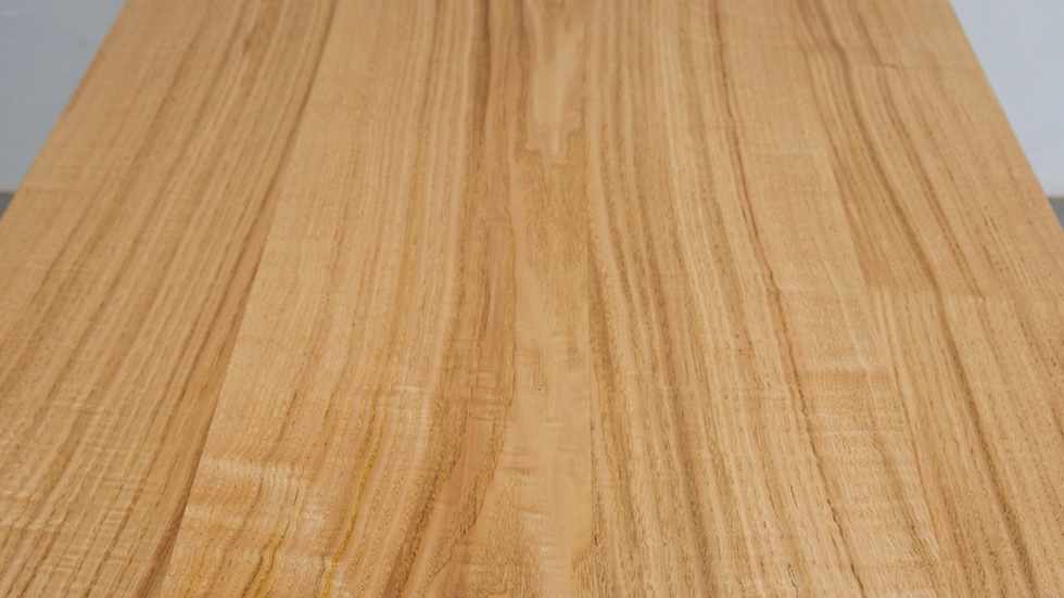 栗の季節到来！雰囲気の良いクリ材テーブルできました | 無垢材家具で