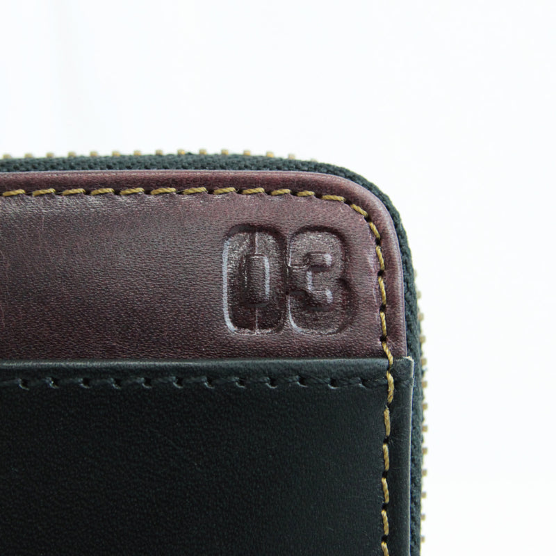 巡音ルカ 本革ラウンド財布 缶バッジ付き SOLWA 巡音ルカ 本革