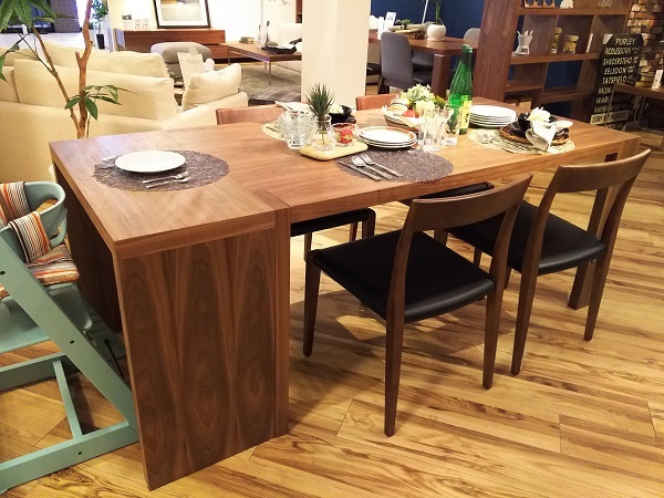 songdream(ソングドリーム)からシンプルなデザインのコンソールテーブル！