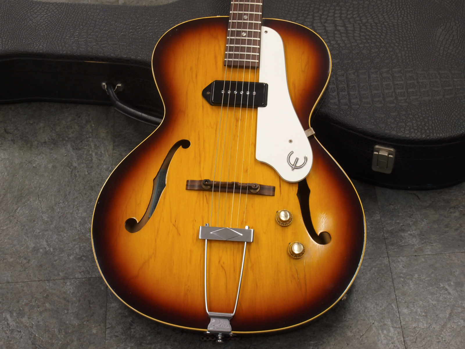 Epiphone E422T Century 1966年製 税込販売価格 ￥198,000- ビンテージ