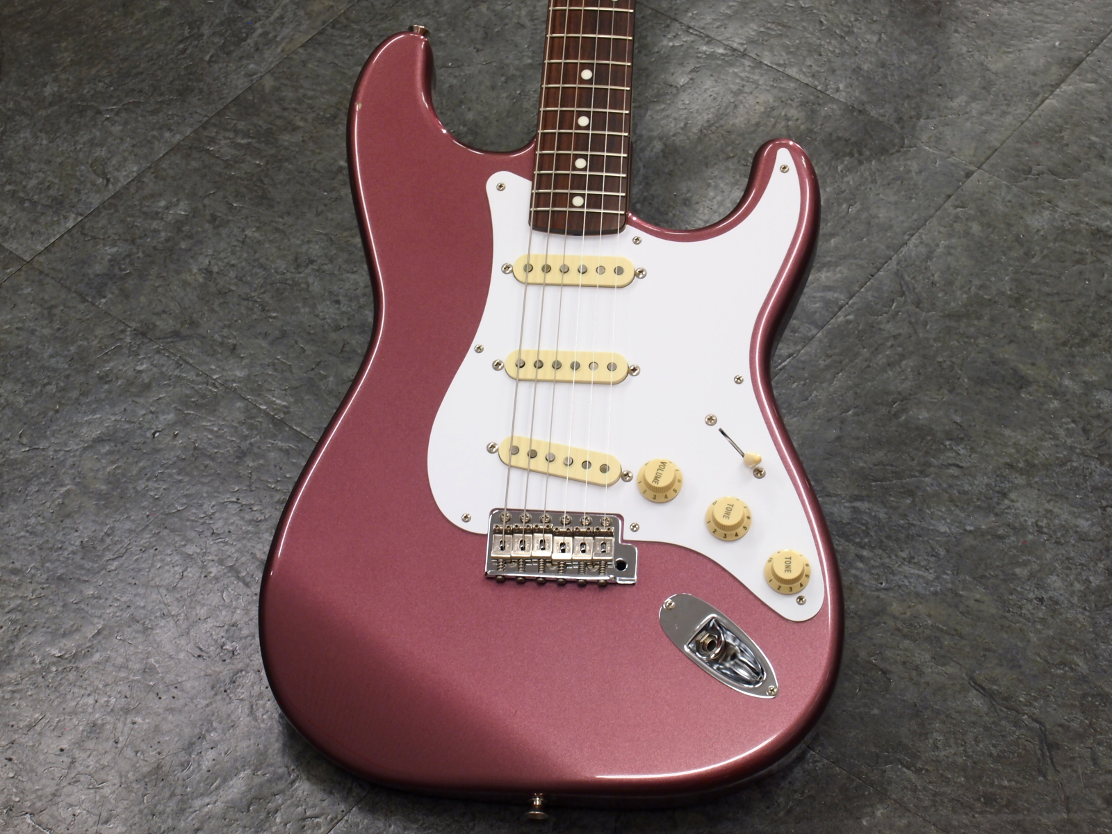 FENDER Japan ストラト ST62 バーガンディ FENDER Japan ストラト ST62