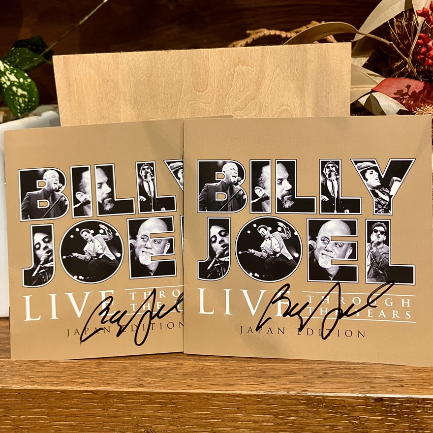 ビリー・ジョエルの超貴重な直筆サインが当たる！17年ぶりの新曲「Turn