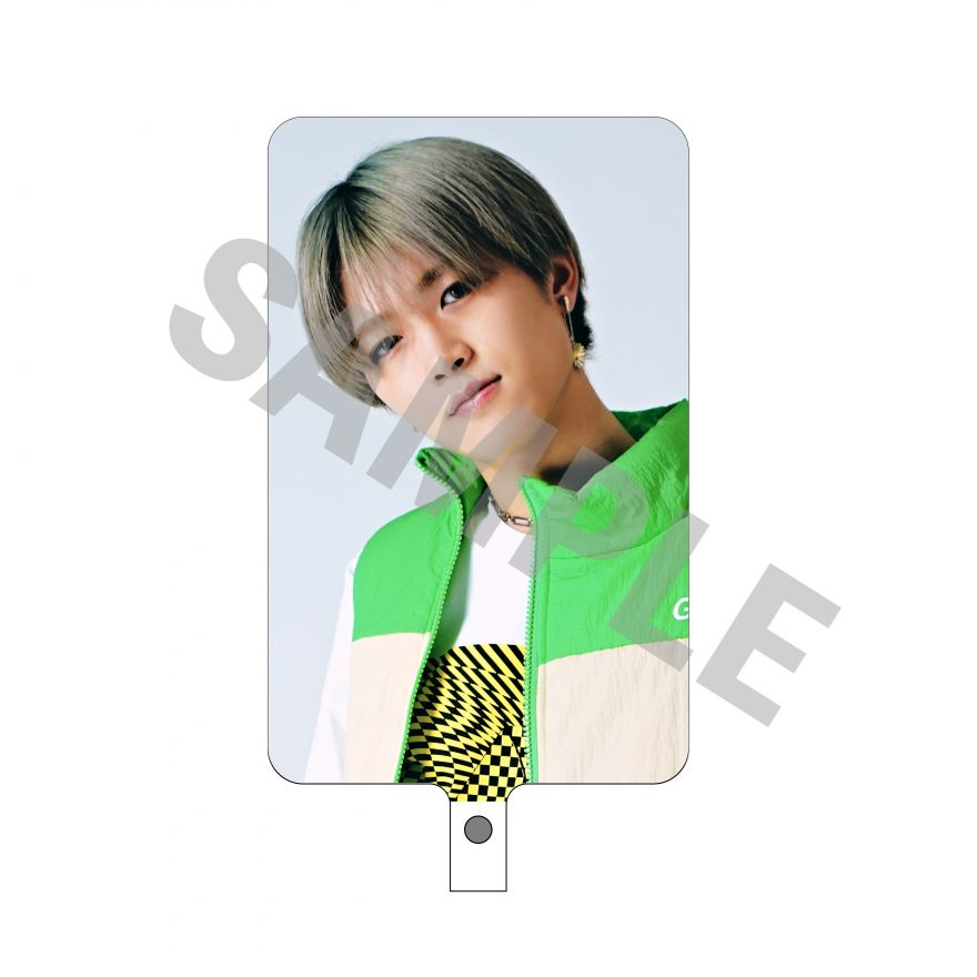 デビュー・シングル『Wheelie』、グッズ付きパッケージ アクリル