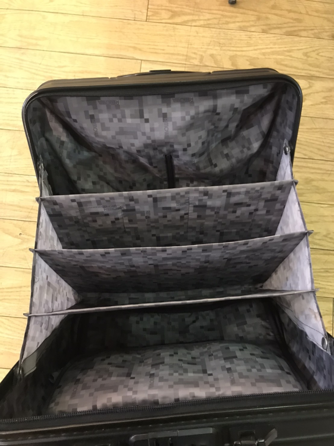 RIMOWA リモワ SALSA サルサ DELUXE デラックス 機内持ち込みサイズ