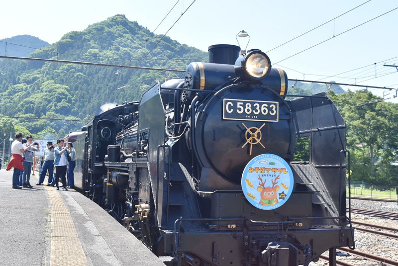 都心から一番近い蒸気機関車“SLパレオエクスプレス”旅が人気 客ら大勢