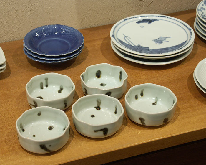 藤塚光男 うつわ展 | 柿傳ギャラリー 藤塚光男 染付と瑠璃釉の皿 3枚セット