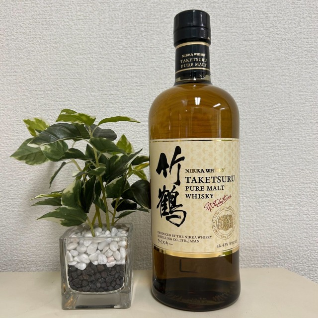 竹鶴25年の定価と価格推移｜購入方法や注意点も解説 | お酒買取専門店