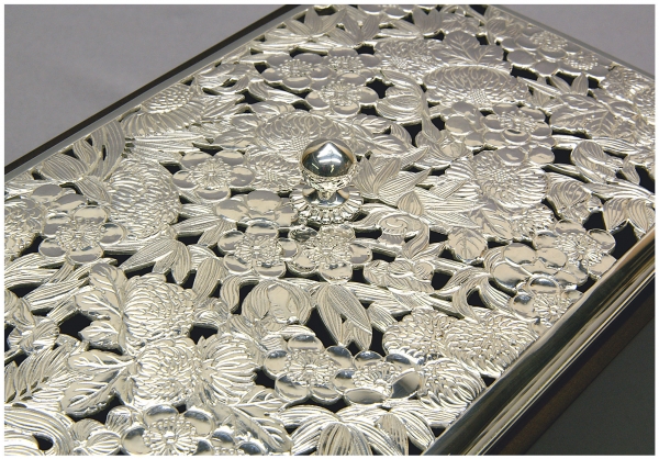 2277 伊万里徳右衛門錦菊花文角香炉