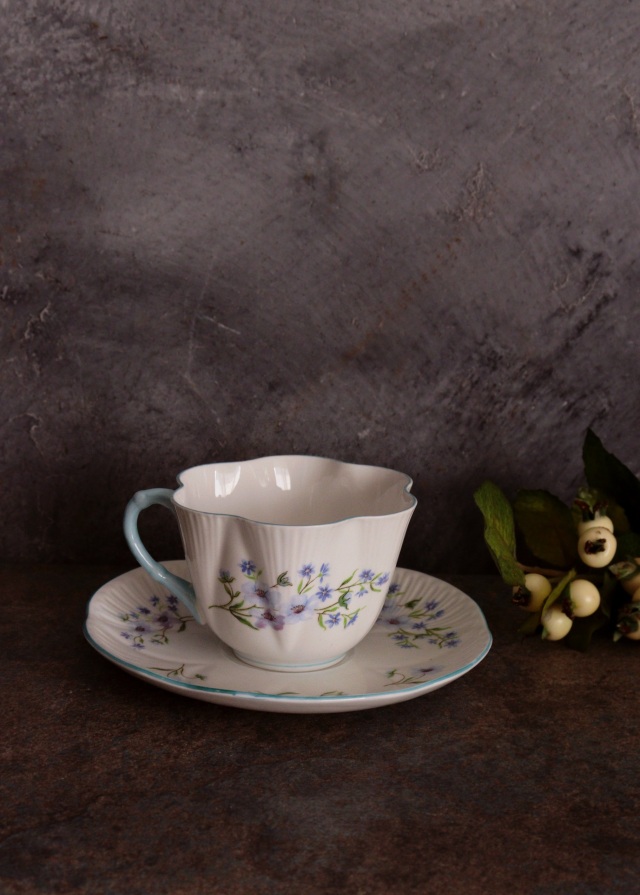 シェリーブルーロックカップ＆ソーサー 洋食器Antique Sam's Collection