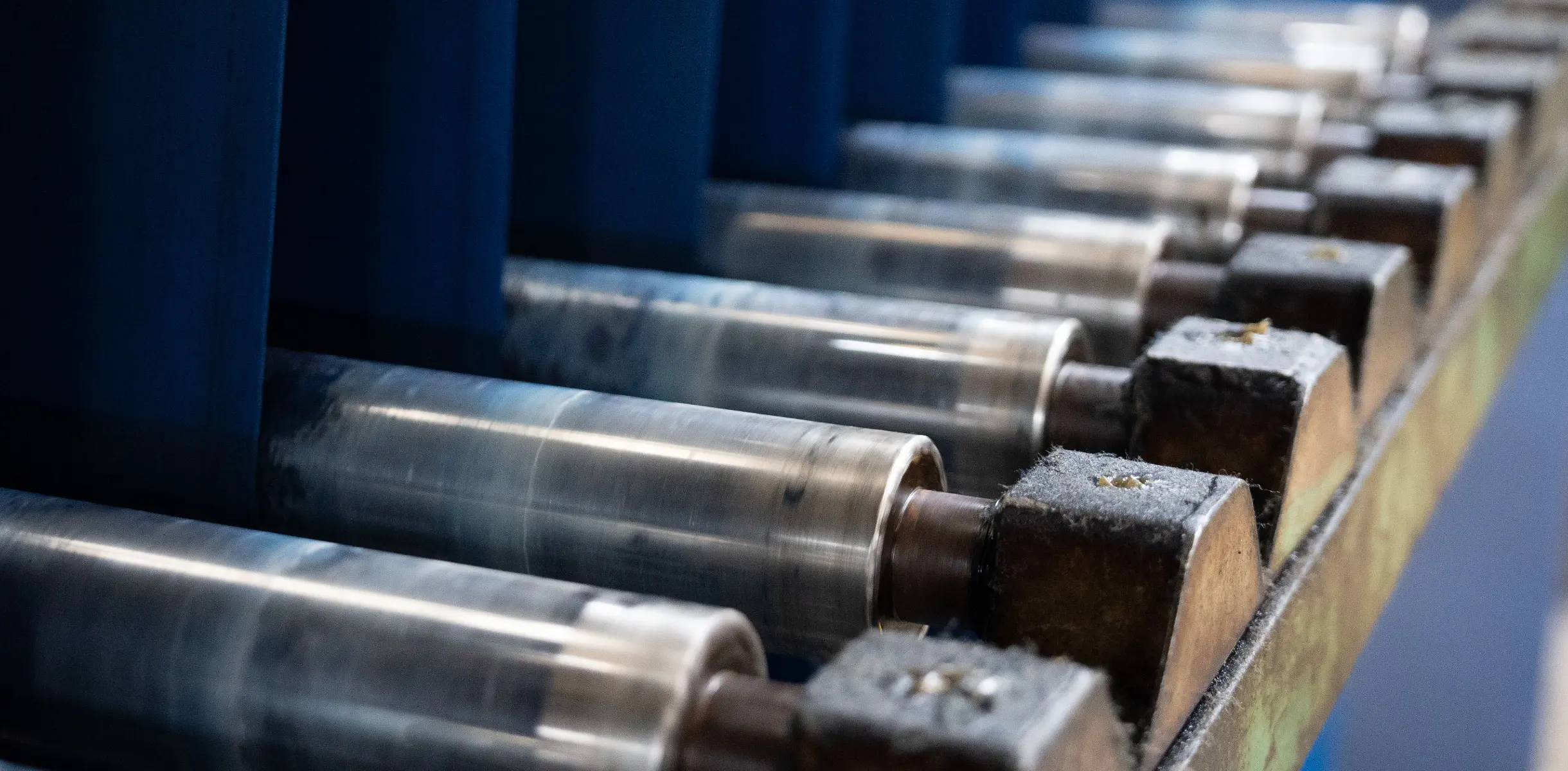 インディゴ染め・段落ち抜染の染色加工｜山陽染工