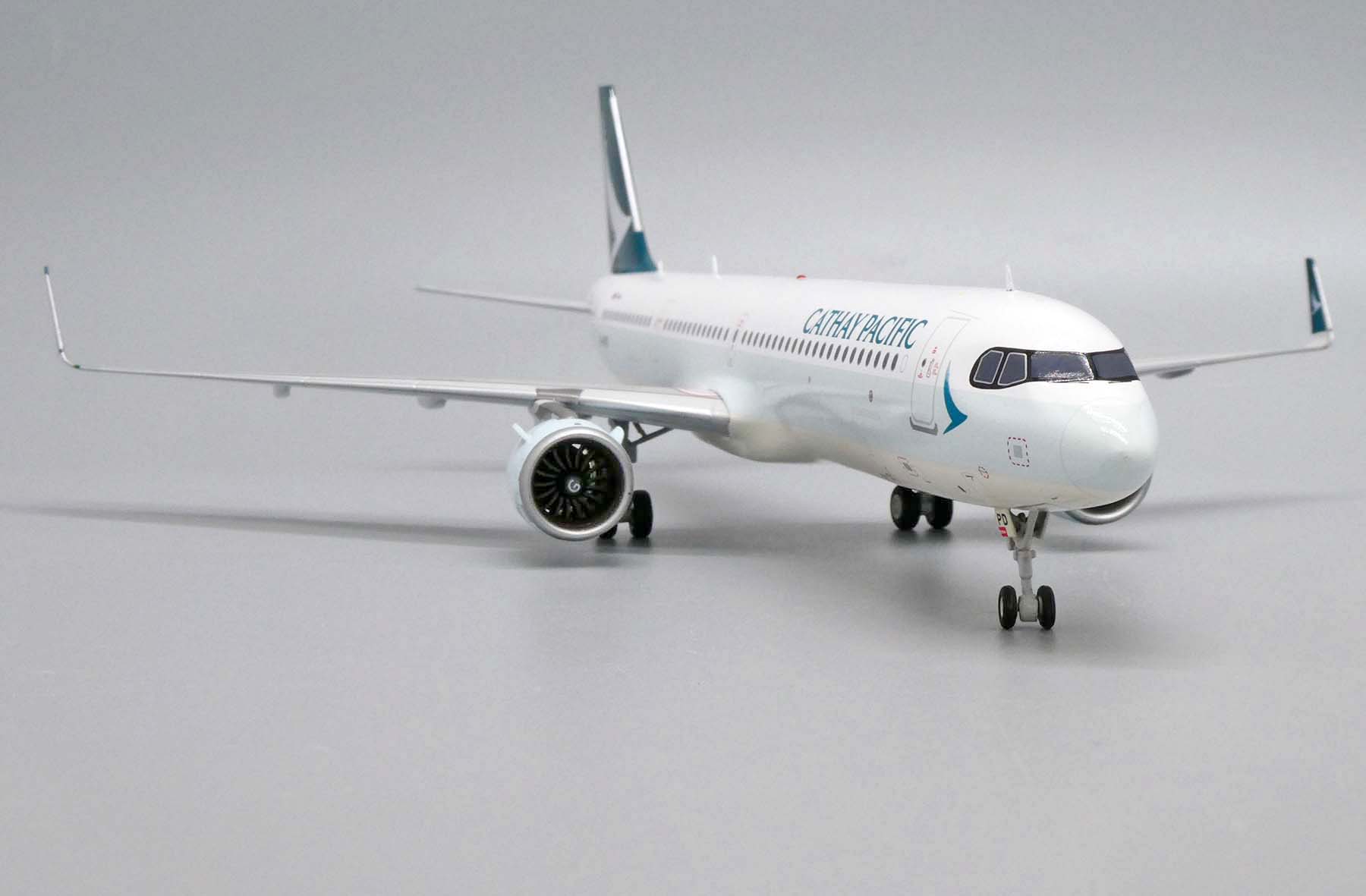ScaleModelStore.com :: JC Wings 1:200 - EW221N011 - Cathay Pacific
