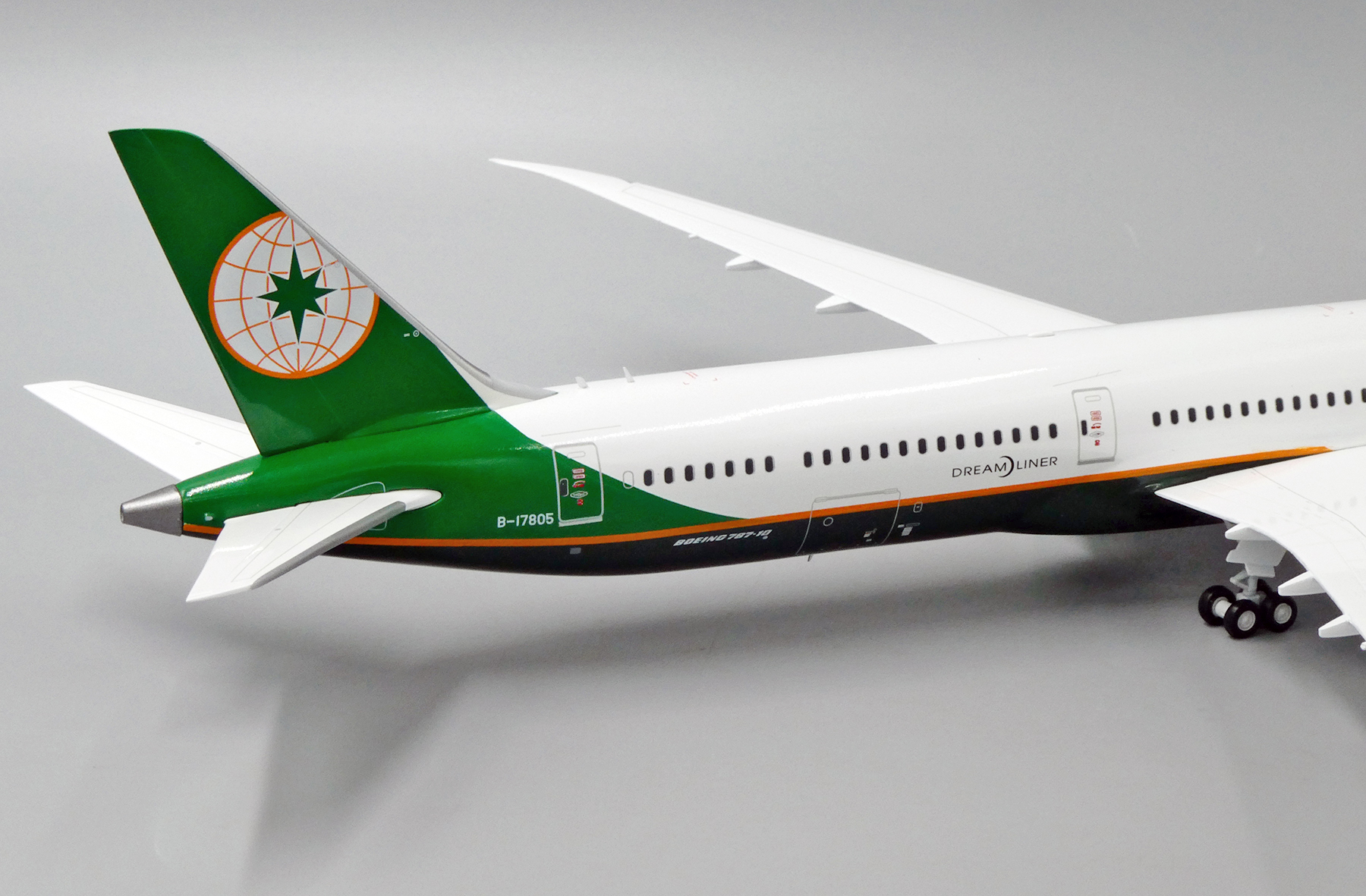 ScaleModelStore.com :: JC Wings 1:200 - XX2315 - EVA Air Boeing 787-10