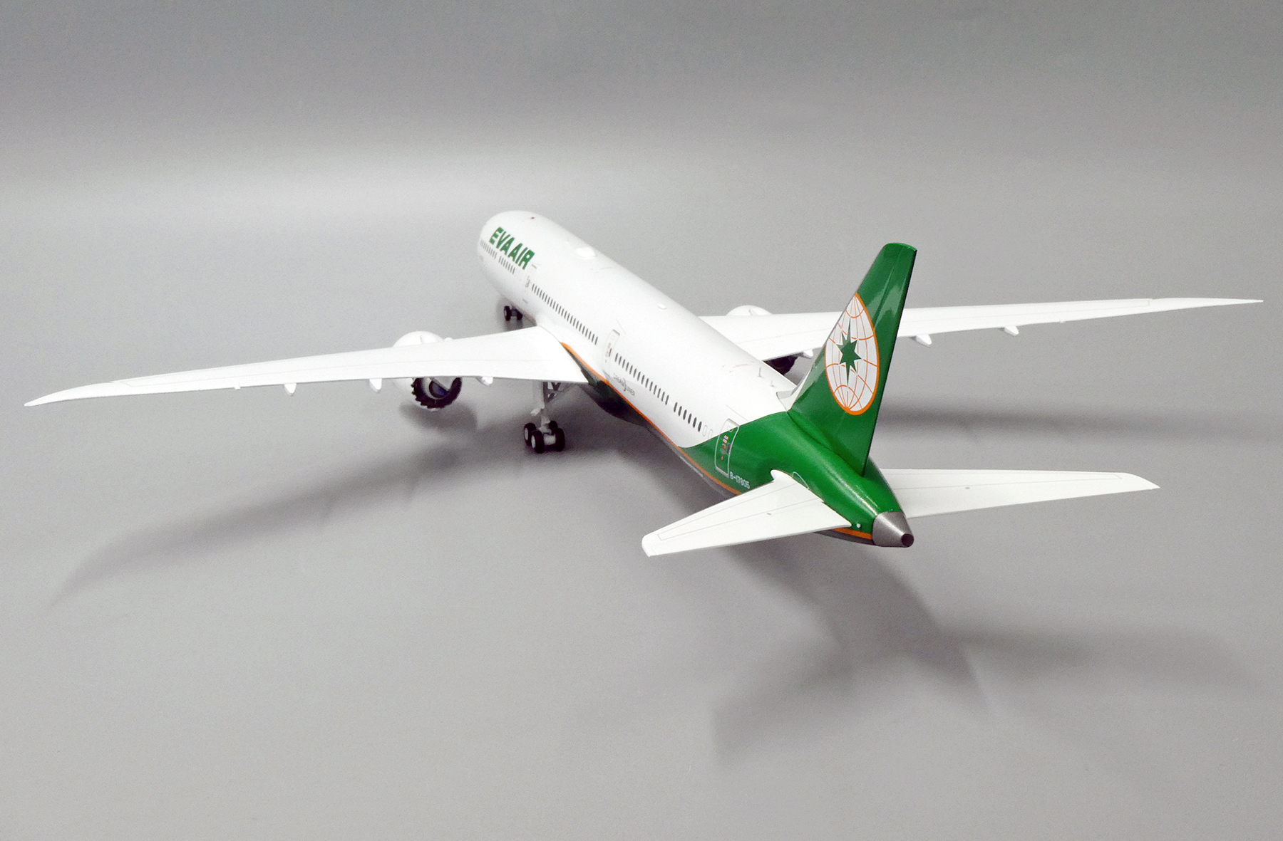 ScaleModelStore.com :: JC Wings 1:200 - XX2315 - EVA Air Boeing 787-10